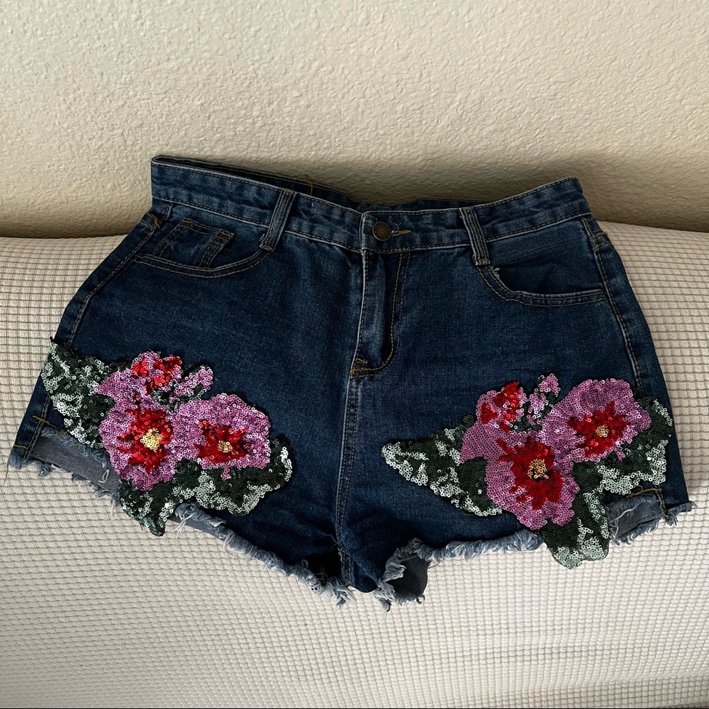 Sequin Roses Jeans Shorts - Picture 2 of 5